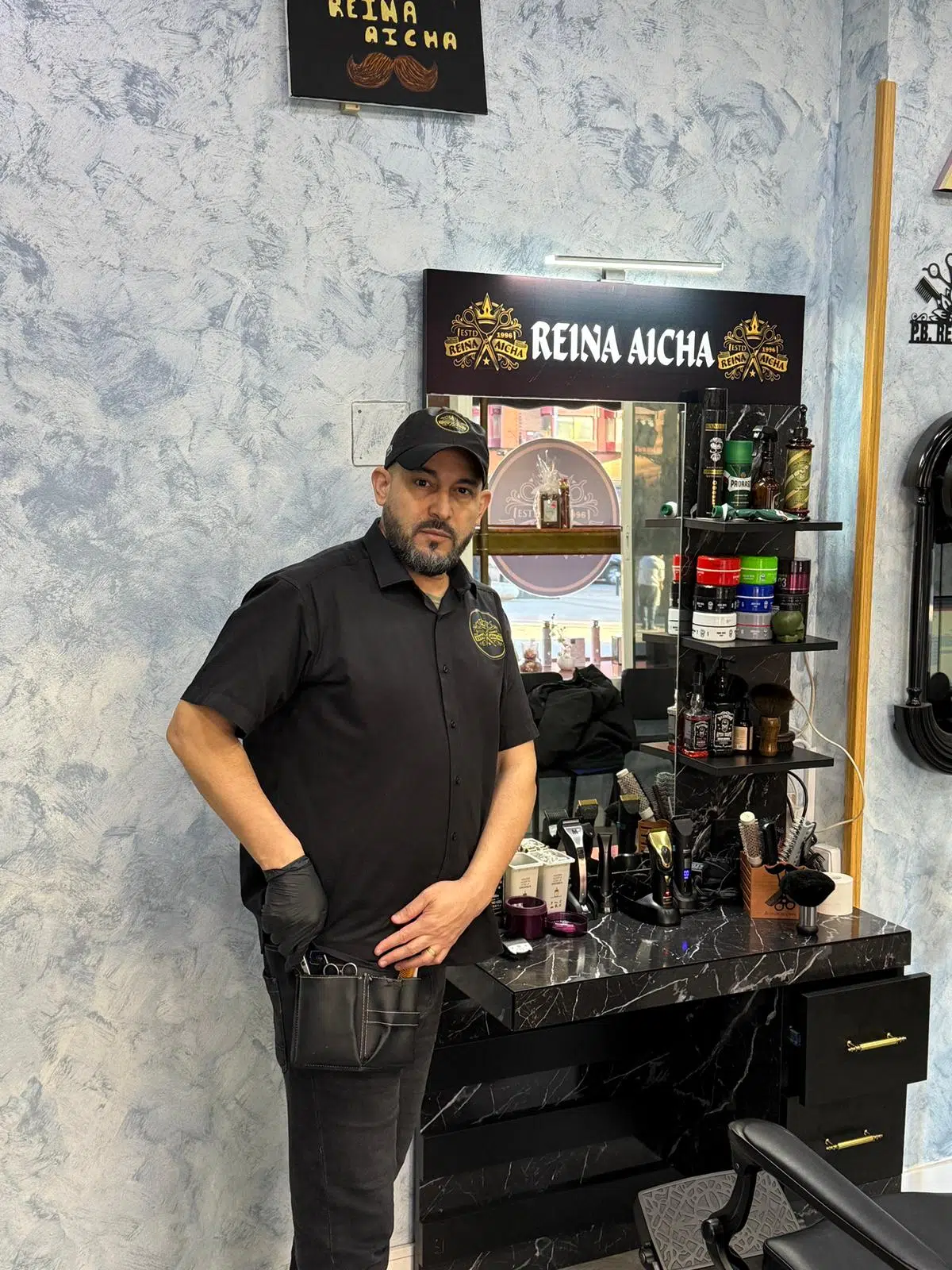 Peluquería Reina Aicha - Barbería recomendada en Madrid